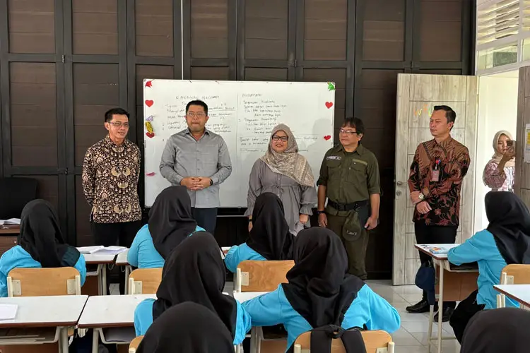 Kemenko Pemberdayaan Masyarakat Kunjungi SRMP 15, Perkuat Sinergi Pengentasan Kemiskinan